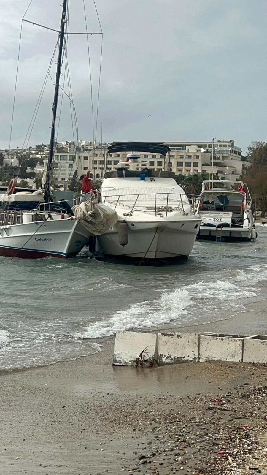 Fırtına Turizm Cenneti Bodrum’u Vurdu, Tekneler Birbirine Girdi 2